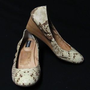 Adam Tucker Ritz Wedge Pump